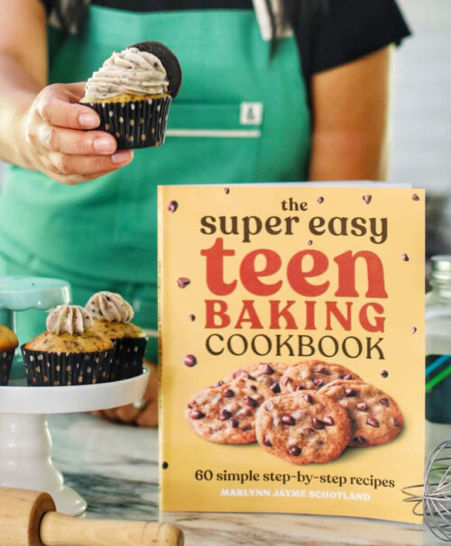 super easy teen baking cookbook with cupcakes